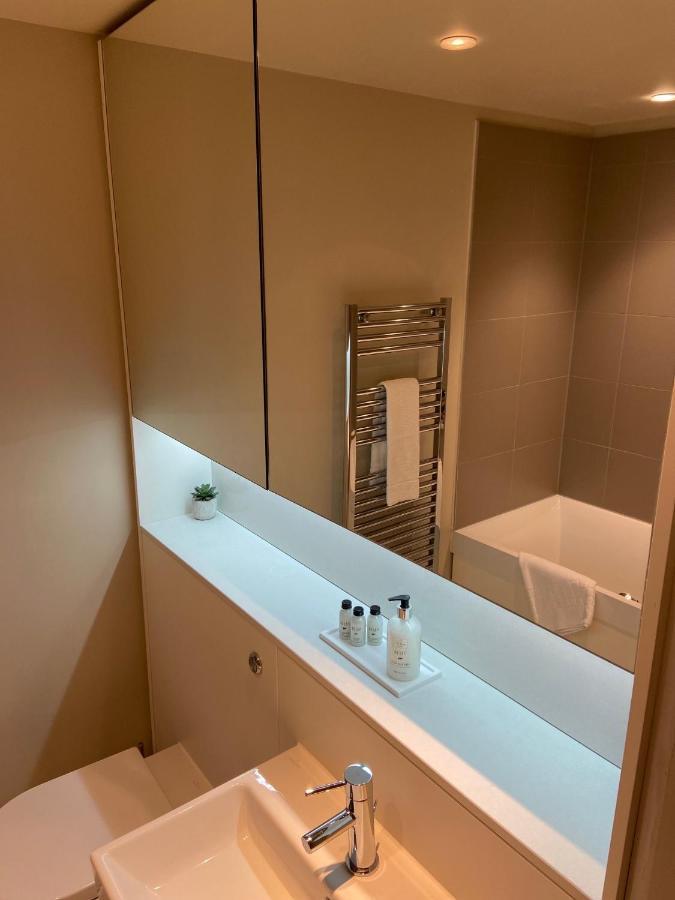 Quartermile Meadows View 2 Bedroom - With Free Parking * Édimbourg